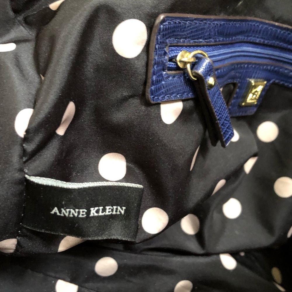 💕Host Pick - Anne Klein Top Zipper Satchel w/GoldTone Accents & Double Handles - Picture 5 of 9